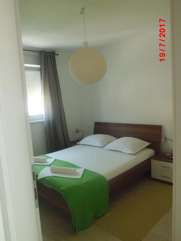 Apartments Viskovic Makarska Bagian luar foto
