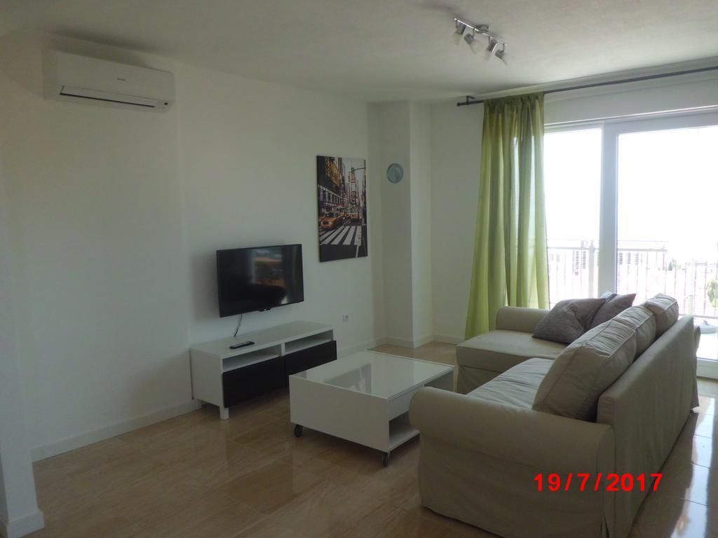 Apartments Viskovic Makarska Bagian luar foto