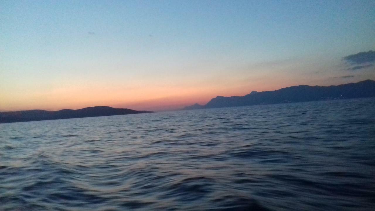 Apartments Viskovic Makarska Bagian luar foto